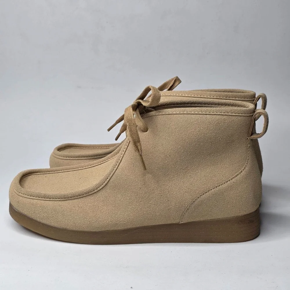 Amazon Essentials Men's Ankle Chukka Boots Size 9 Beige Faux Suede Lace Up Shoes